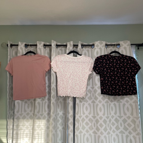 3 top bundle - Picture 2 of 2